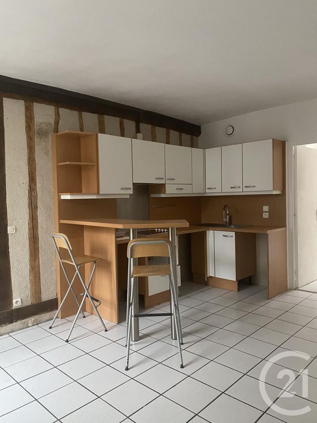 Appartement &agrave; louer - 2 pi&egrave;ces - 32,67 m2 - Fontainebleau - 77 - ILE-DE-FRANCE
