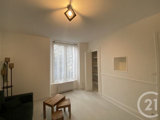 Appartement Studio à louer - 1 pièce - 28,10 m2 - Melun - 77 - ILE-DE-FRANCE