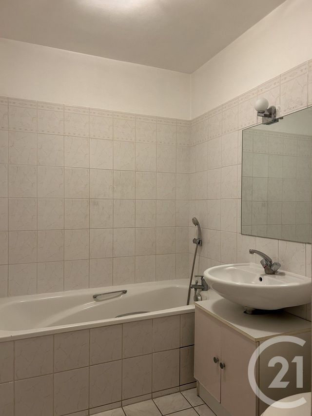 Appartement Studio &agrave; louer - 1 pi&egrave;ce - 27,65 m2 - Avon - 77 - ILE-DE-FRANCE