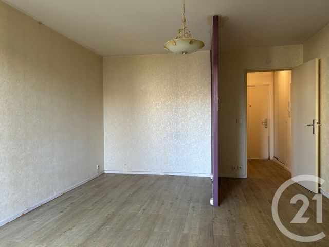 Appartement Studio &agrave; louer - 1 pi&egrave;ce - 27,65 m2 - Avon - 77 - ILE-DE-FRANCE