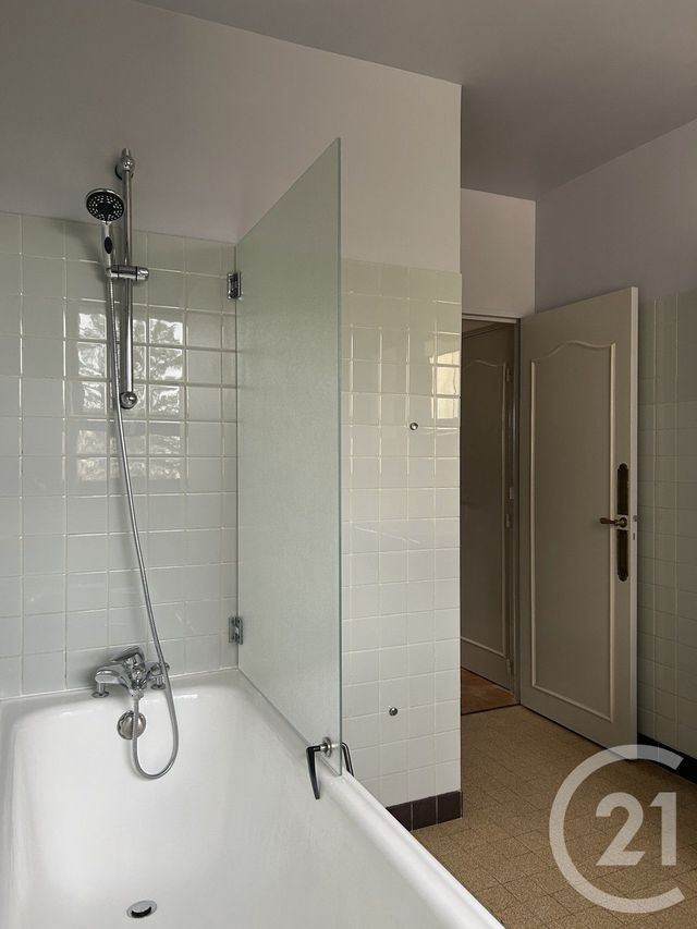 Appartement &agrave; louer - 3 pi&egrave;ces - 78,03 m2 - Fontainebleau - 77 - ILE-DE-FRANCE