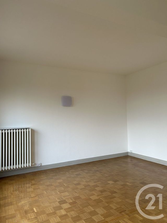 Appartement &agrave; louer - 3 pi&egrave;ces - 78,03 m2 - Fontainebleau - 77 - ILE-DE-FRANCE