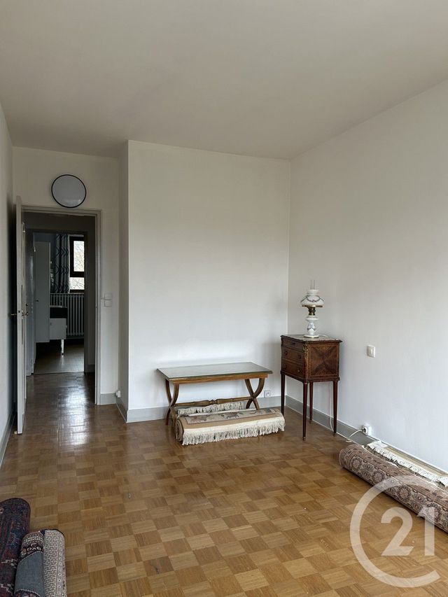 Appartement &agrave; louer - 3 pi&egrave;ces - 78,03 m2 - Fontainebleau - 77 - ILE-DE-FRANCE