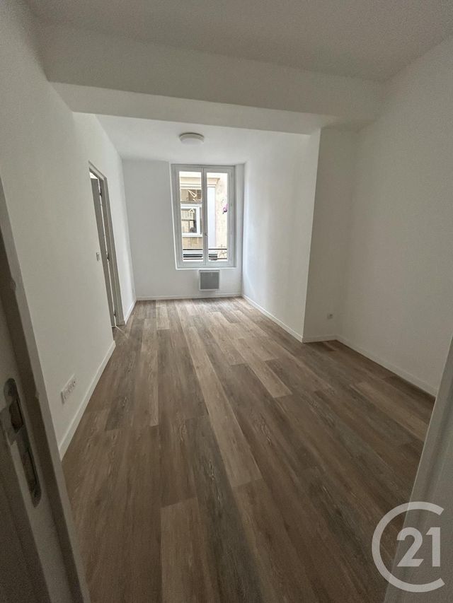 Appartement &agrave; louer - 3 pi&egrave;ces - 65,54 m2 - Melun - 77 - ILE-DE-FRANCE