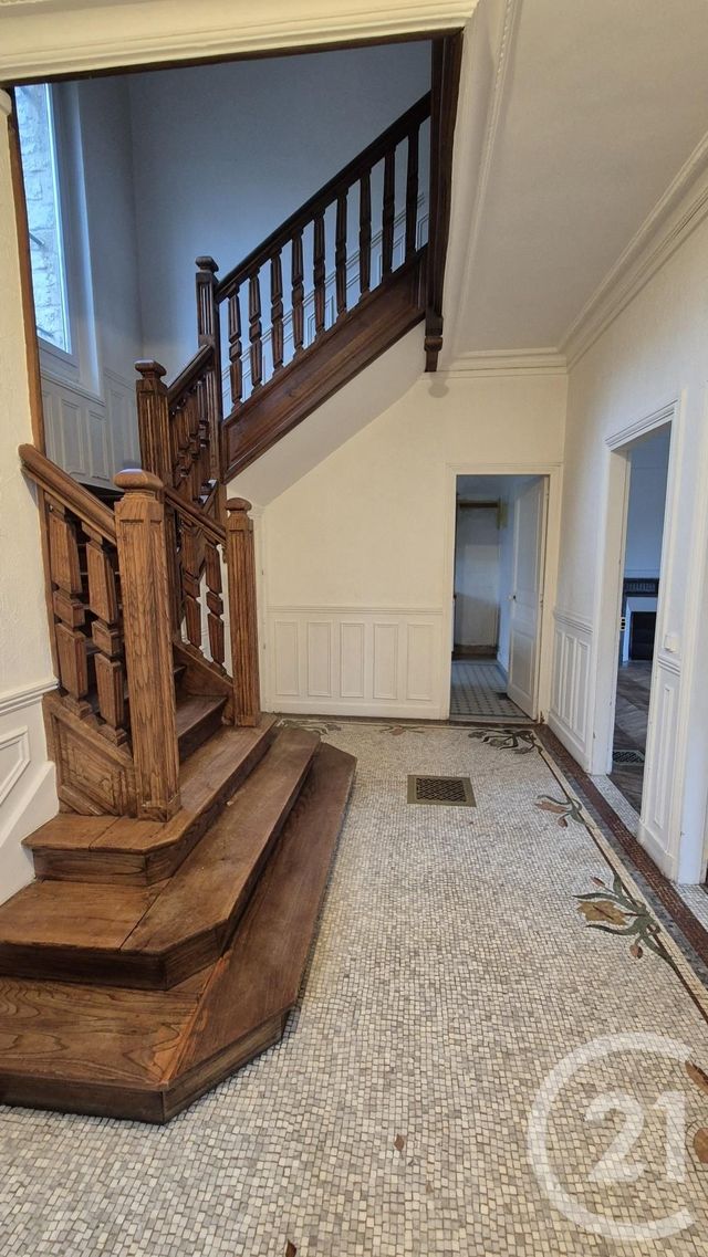 Maison &agrave; louer - 9 pi&egrave;ces - 163,70 m2 - Fontainebleau - 77 - ILE-DE-FRANCE