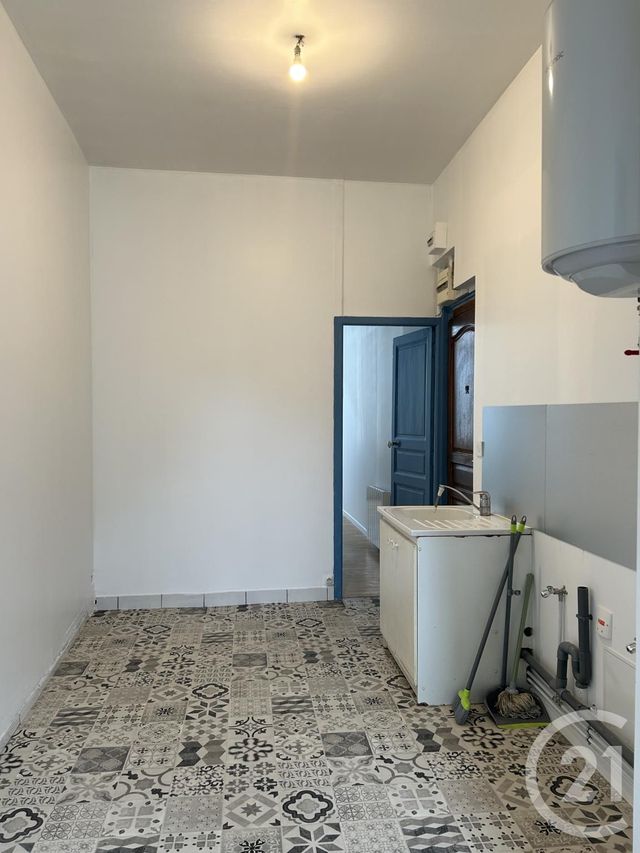 Appartement Studio &agrave; louer - 1 pi&egrave;ce - 28,36 m2 - Fontainebleau - 77 - ILE-DE-FRANCE