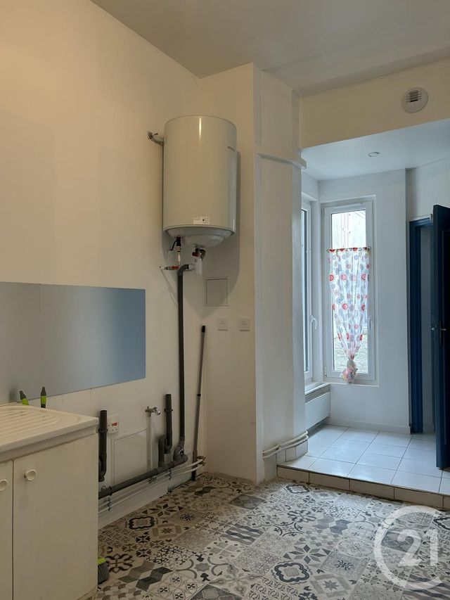 Appartement Studio &agrave; louer - 1 pi&egrave;ce - 28,36 m2 - Fontainebleau - 77 - ILE-DE-FRANCE