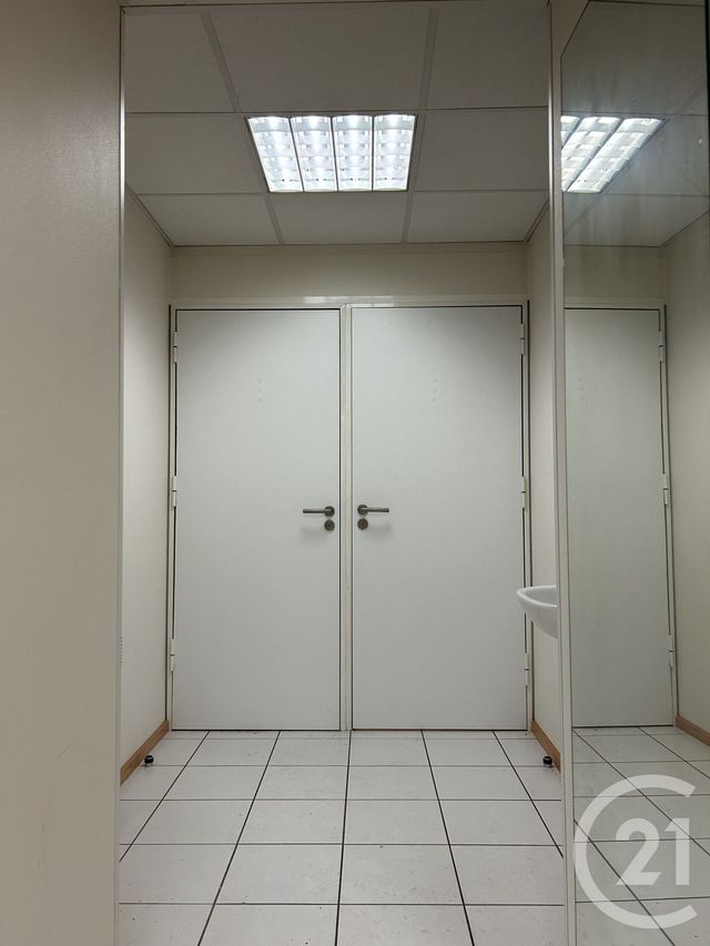 Local commercial à louer - 39.73 m2 - 77 - Seine-et-Marne