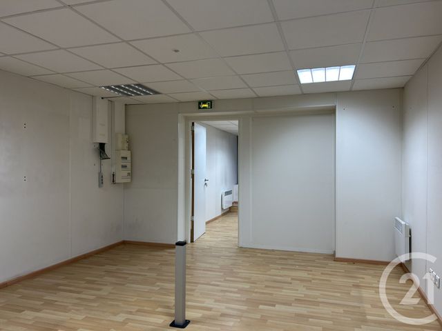 Local commercial à louer - 39.73 m2 - 77 - Seine-et-Marne