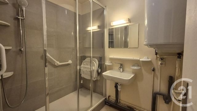 Appartement &agrave; louer - 3 pi&egrave;ces - 65,36 m2 - Avon - 77 - ILE-DE-FRANCE