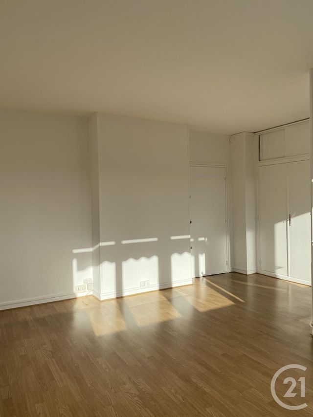 Appartement &agrave; louer - 2 pi&egrave;ces - 42,12 m2 - Fontainebleau - 77 - ILE-DE-FRANCE