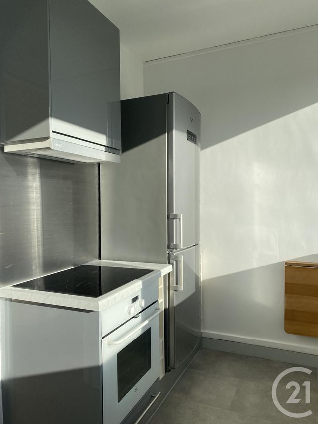 Appartement &agrave; louer - 2 pi&egrave;ces - 42,12 m2 - Fontainebleau - 77 - ILE-DE-FRANCE