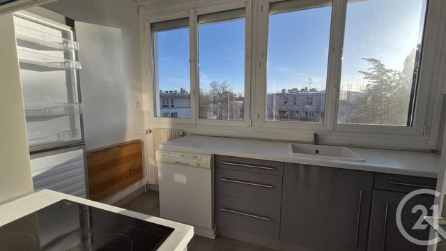 Appartement &agrave; louer - 2 pi&egrave;ces - 42,12 m2 - Fontainebleau - 77 - ILE-DE-FRANCE