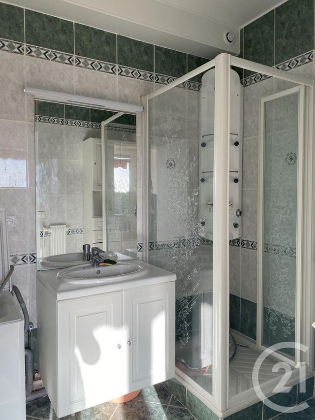 Appartement &agrave; louer - 2 pi&egrave;ces - 42,12 m2 - Fontainebleau - 77 - ILE-DE-FRANCE