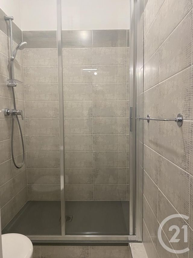 Appartement &agrave; louer - 2 pi&egrave;ces - 40,96 m2 - Fontainebleau - 77 - ILE-DE-FRANCE