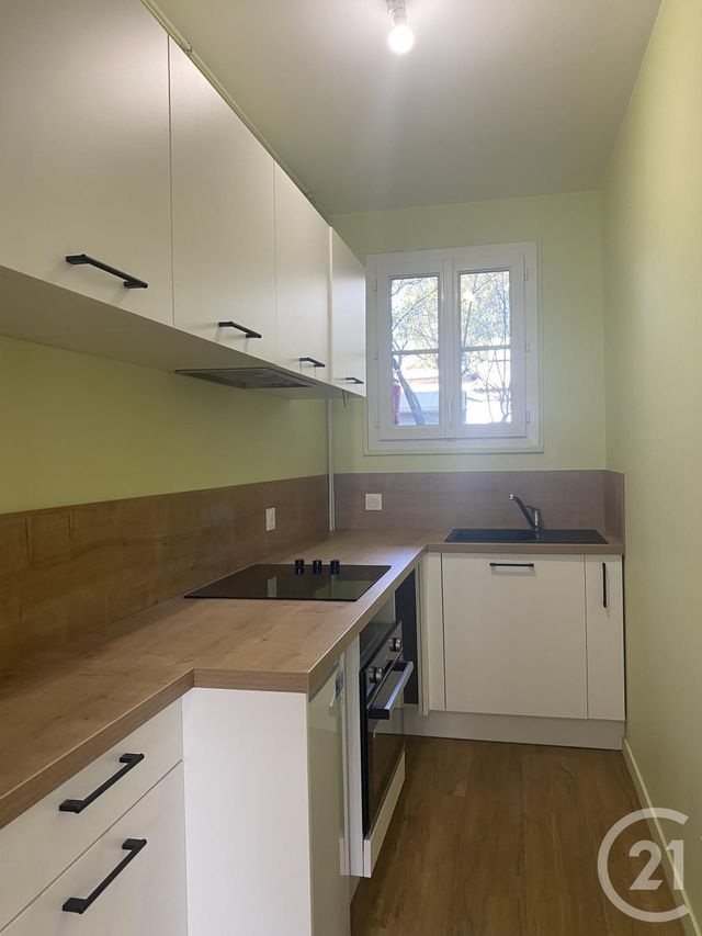 Appartement &agrave; louer - 2 pi&egrave;ces - 40,96 m2 - Fontainebleau - 77 - ILE-DE-FRANCE