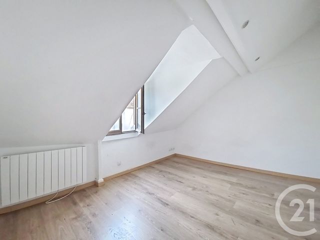 Maison &agrave; louer - 4 pi&egrave;ces - 65,98 m2 - Fontainebleau - 77 - ILE-DE-FRANCE