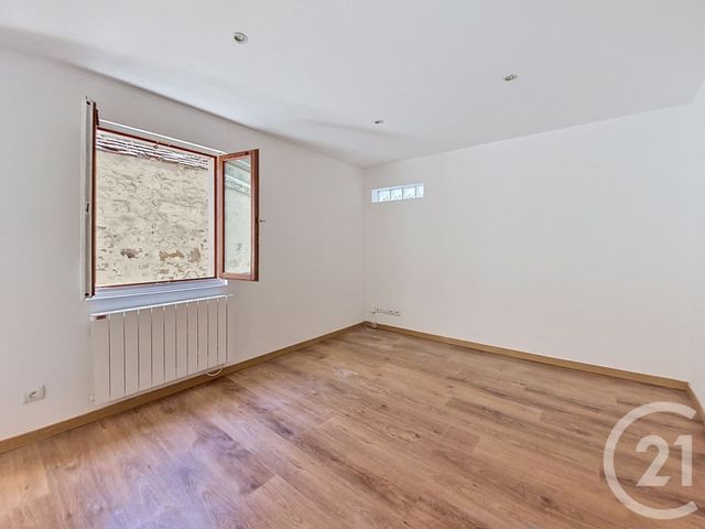 Maison &agrave; louer - 4 pi&egrave;ces - 65,98 m2 - Fontainebleau - 77 - ILE-DE-FRANCE