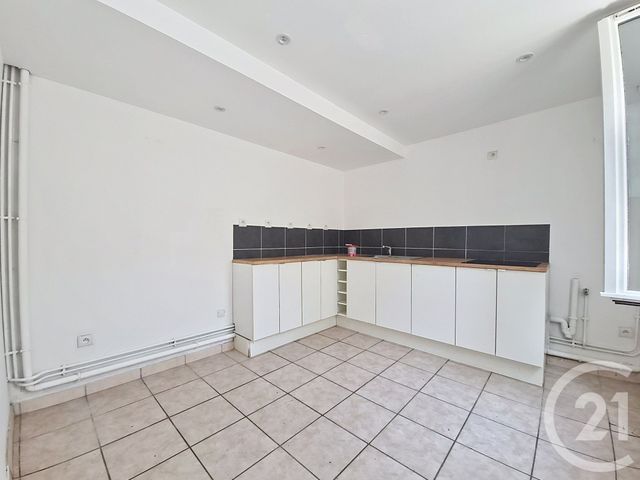 Maison &agrave; louer - 4 pi&egrave;ces - 65,98 m2 - Fontainebleau - 77 - ILE-DE-FRANCE