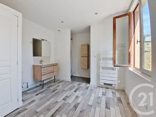 Maison &agrave; louer - 4 pi&egrave;ces - 65,98 m2 - Fontainebleau - 77 - ILE-DE-FRANCE