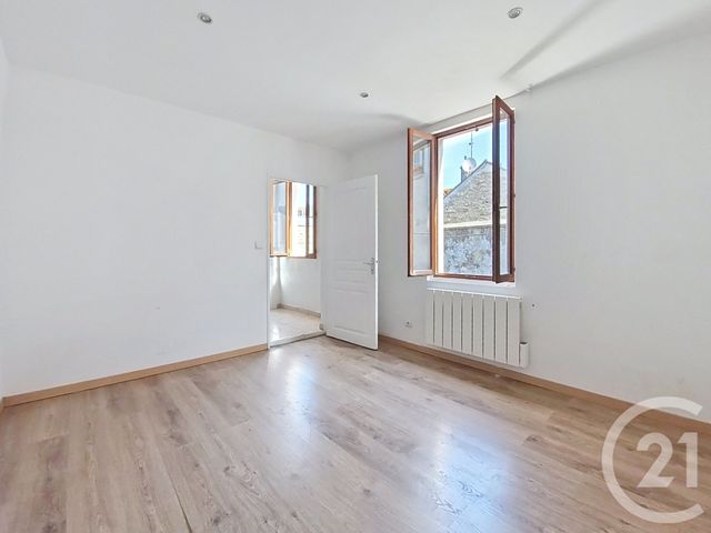 Maison &agrave; louer - 4 pi&egrave;ces - 65,98 m2 - Fontainebleau - 77 - ILE-DE-FRANCE