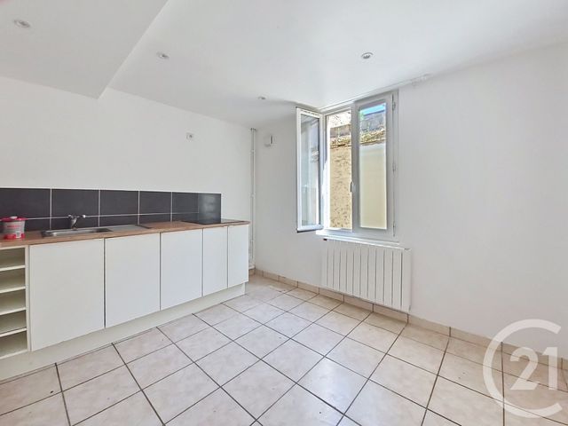 Maison &agrave; louer - 4 pi&egrave;ces - 65,98 m2 - Fontainebleau - 77 - ILE-DE-FRANCE