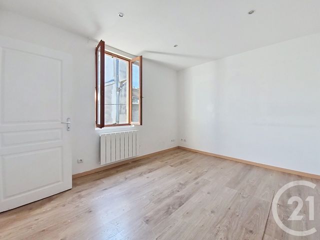 Maison &agrave; louer - 4 pi&egrave;ces - 65,98 m2 - Fontainebleau - 77 - ILE-DE-FRANCE