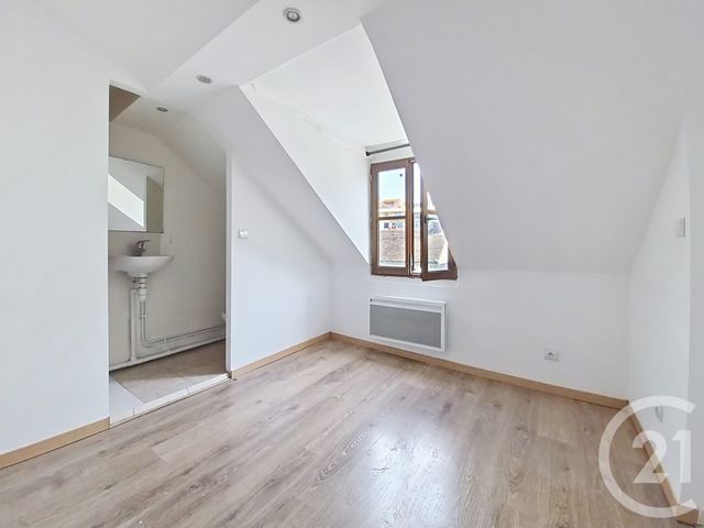 Maison &agrave; louer - 4 pi&egrave;ces - 65,98 m2 - Fontainebleau - 77 - ILE-DE-FRANCE