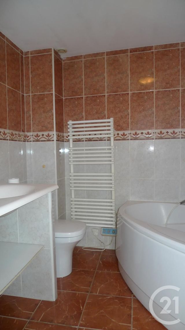 Appartement &agrave; louer - 2 pi&egrave;ces - 42,88 m2 - Fontainebleau - 77 - ILE-DE-FRANCE