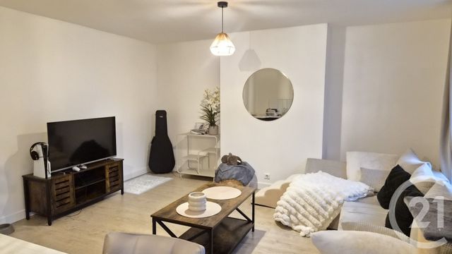 Appartement &agrave; louer - 2 pi&egrave;ces - 42,88 m2 - Fontainebleau - 77 - ILE-DE-FRANCE