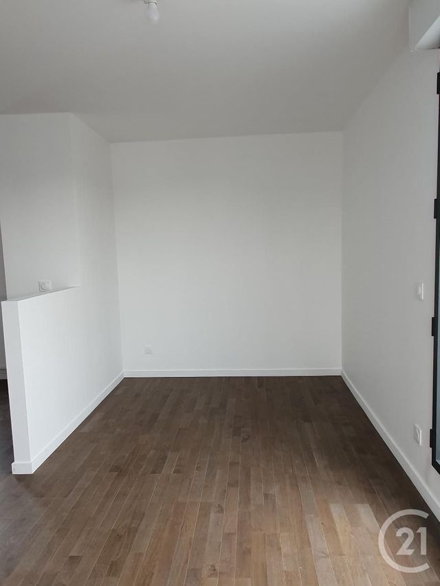 Appartement Studio &agrave; louer - 1 pi&egrave;ce - 33,30 m2 - Fontainebleau - 77 - ILE-DE-FRANCE