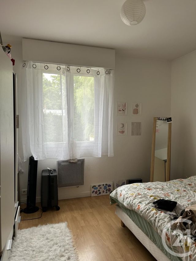 Appartement &agrave; louer - 3 pi&egrave;ces - 69,83 m2 - Fontainebleau - 77 - ILE-DE-FRANCE