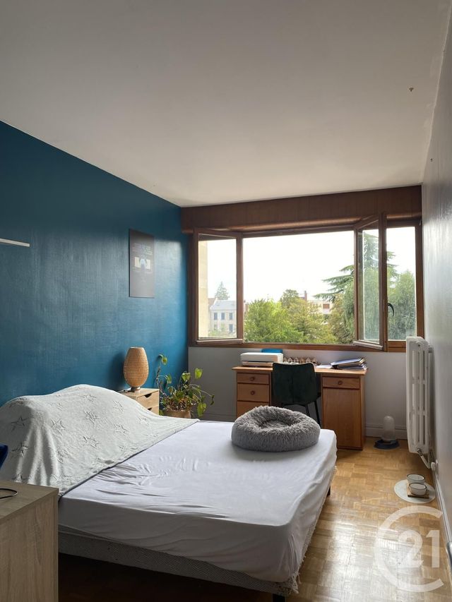 Appartement &agrave; louer - 3 pi&egrave;ces - 80,95 m2 - Fontainebleau - 77 - ILE-DE-FRANCE