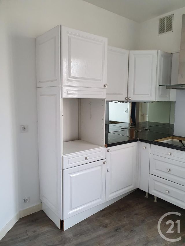 Appartement &agrave; louer - 5 pi&egrave;ces - 122,85 m2 - Fontainebleau - 77 - ILE-DE-FRANCE