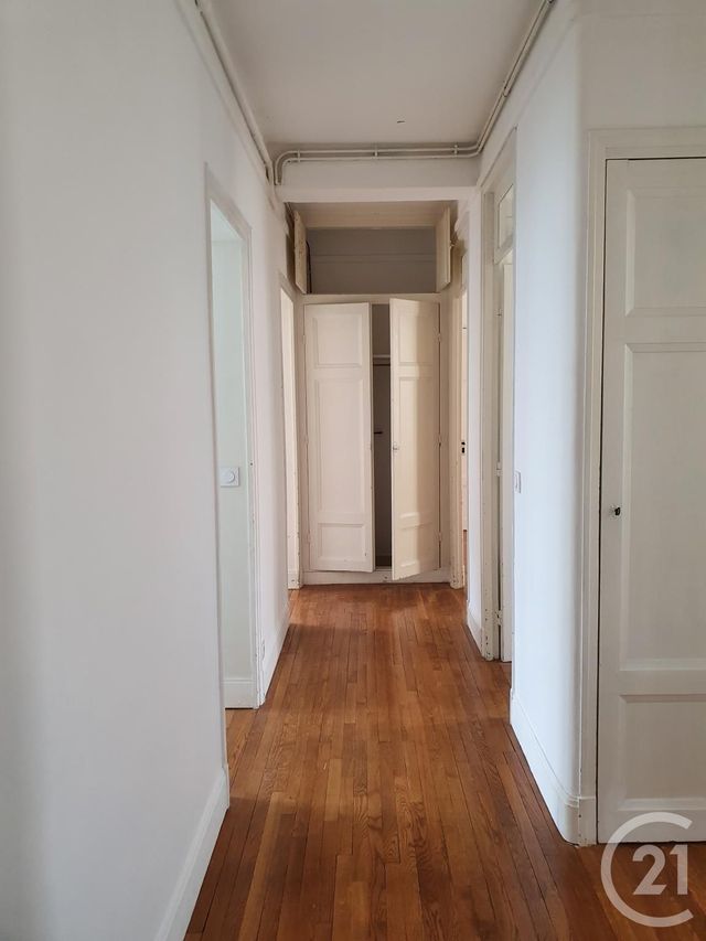 Appartement &agrave; louer - 5 pi&egrave;ces - 122,85 m2 - Fontainebleau - 77 - ILE-DE-FRANCE