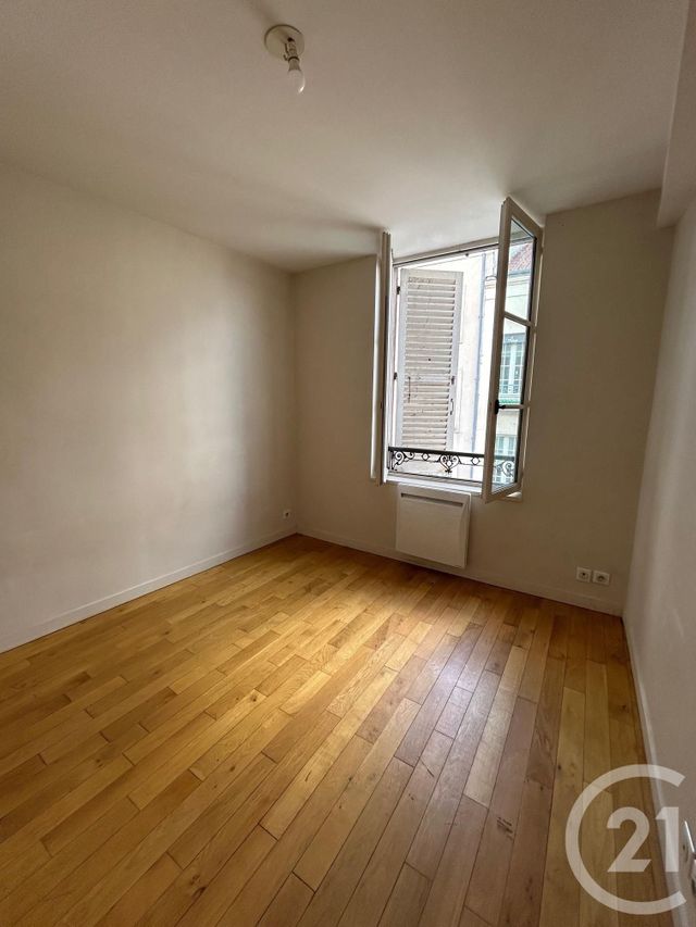 Appartement &agrave; louer - 3 pi&egrave;ces - 48,45 m2 - Melun - 77 - ILE-DE-FRANCE