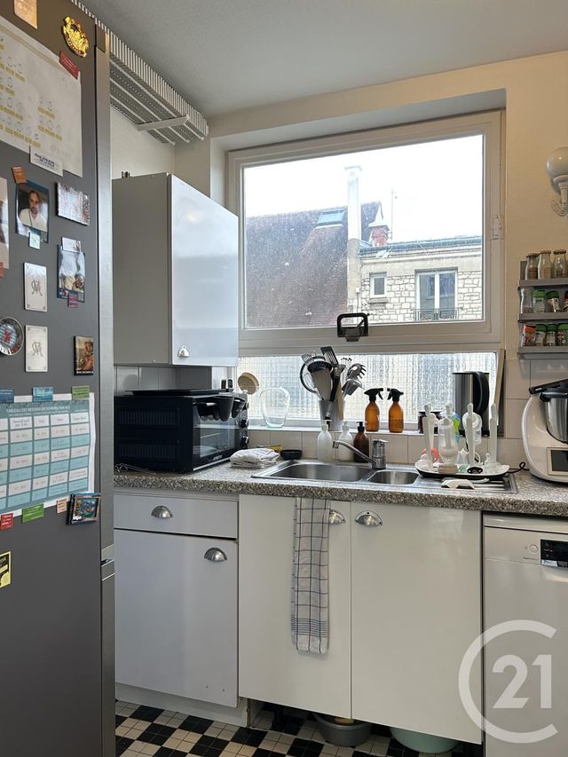 Appartement &agrave; louer - 5 pi&egrave;ces - 91,92 m2 - Fontainebleau - 77 - ILE-DE-FRANCE