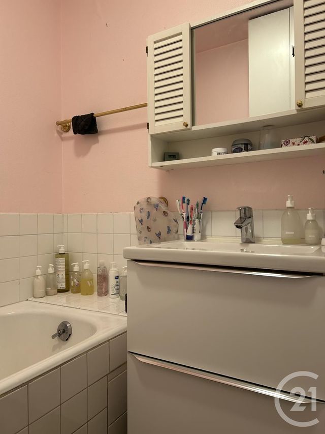 Appartement &agrave; louer - 5 pi&egrave;ces - 91,92 m2 - Fontainebleau - 77 - ILE-DE-FRANCE