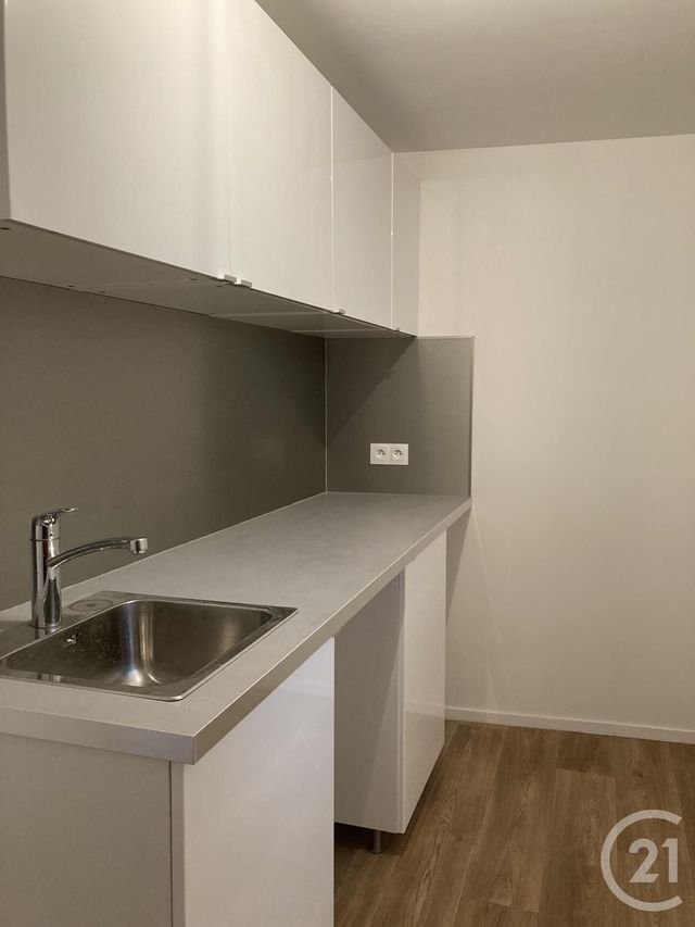 Appartement Studio &agrave; louer - 2 pi&egrave;ces - 52,01 m2 - Fontainebleau - 77 - ILE-DE-FRANCE