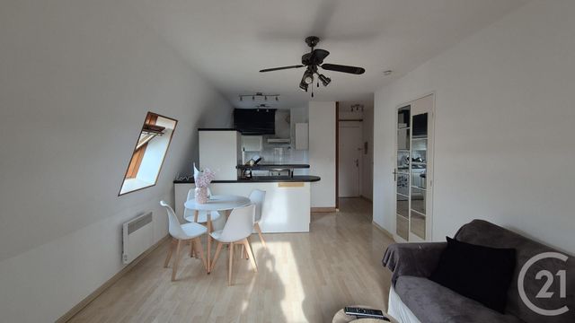 Appartement &agrave; louer - 2 pi&egrave;ces - 36,76 m2 - Fontainebleau - 77 - ILE-DE-FRANCE