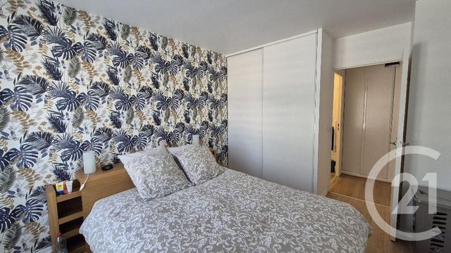 Appartement &agrave; louer - 3 pi&egrave;ces - 69,90 m2 - Fontainebleau - 77 - ILE-DE-FRANCE