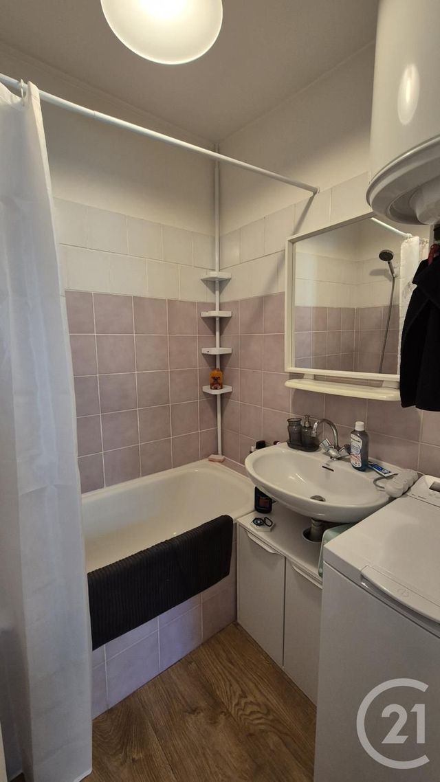Appartement 2 pièces &agrave; louer - 2 pi&egrave;ces - 36,44 m2 - Fontainebleau - 77 - ILE-DE-FRANCE