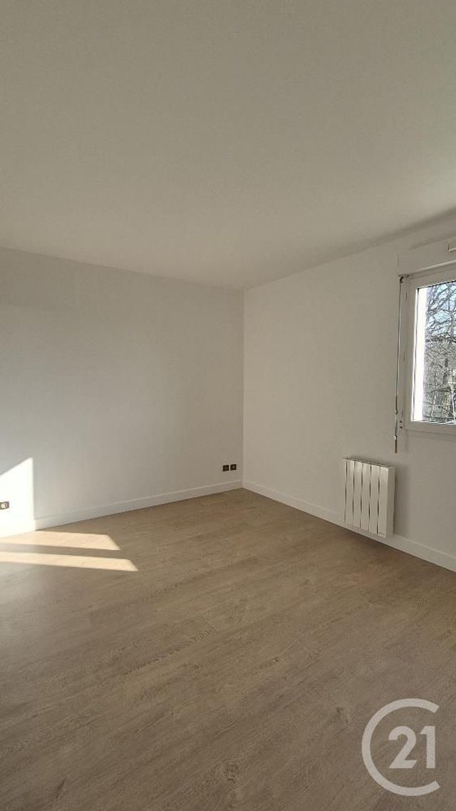 Appartement &agrave; louer - 2 pi&egrave;ces - 51,37 m2 - Fontainebleau - 77 - ILE-DE-FRANCE