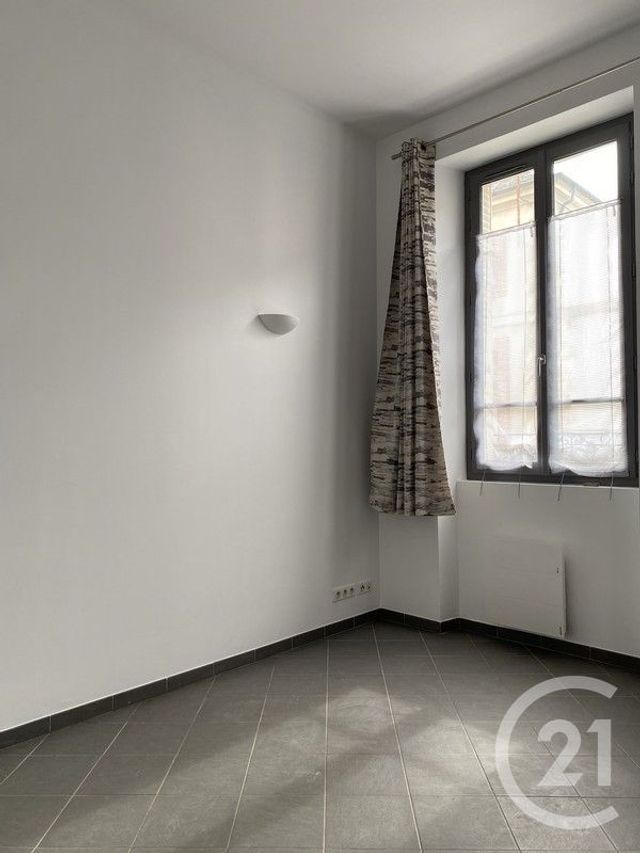 Appartement Studio &agrave; louer - 1 pi&egrave;ce - 16,01 m2 - Fontainebleau - 77 - ILE-DE-FRANCE