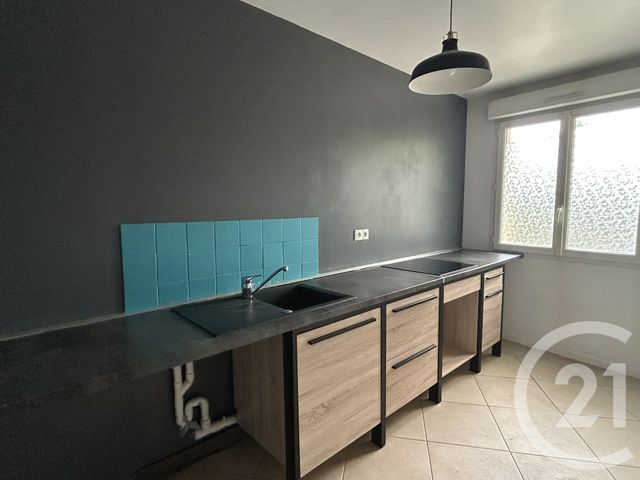 Appartement F3 &agrave; louer - 3 pi&egrave;ces - 54,11 m2 - Vaux Le Penil - 77 - ILE-DE-FRANCE