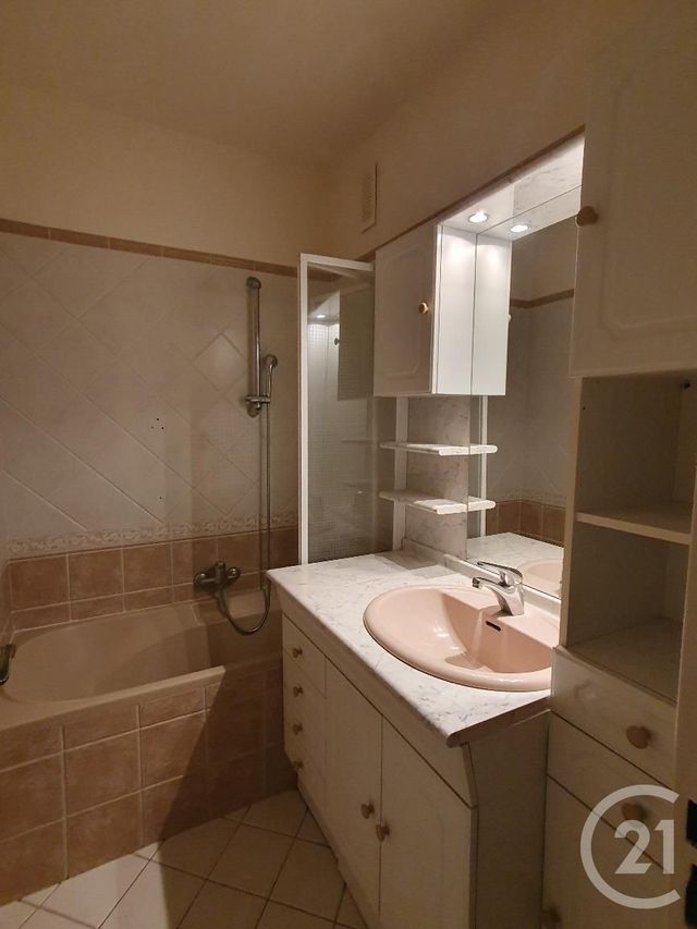 Appartement &agrave; louer - 3 pi&egrave;ces - 59,30 m2 - Avon - 77 - ILE-DE-FRANCE