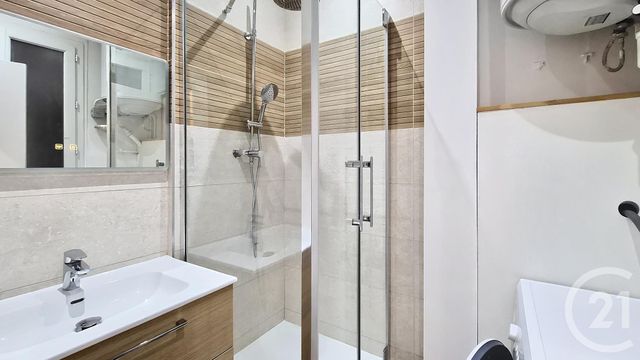 Appartement T2 &agrave; louer - 2 pi&egrave;ces - 29,60 m2 - Fontainebleau - 77 - ILE-DE-FRANCE