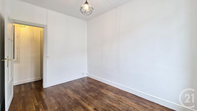 Appartement T2 &agrave; louer - 2 pi&egrave;ces - 29,60 m2 - Fontainebleau - 77 - ILE-DE-FRANCE