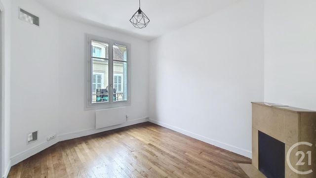 Appartement T2 &agrave; louer - 2 pi&egrave;ces - 29,60 m2 - Fontainebleau - 77 - ILE-DE-FRANCE
