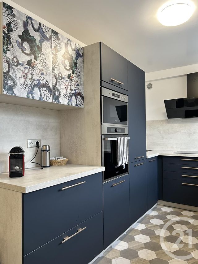 Appartement &agrave; louer - 5 pi&egrave;ces - 80,16 m2 - Fontainebleau - 77 - ILE-DE-FRANCE